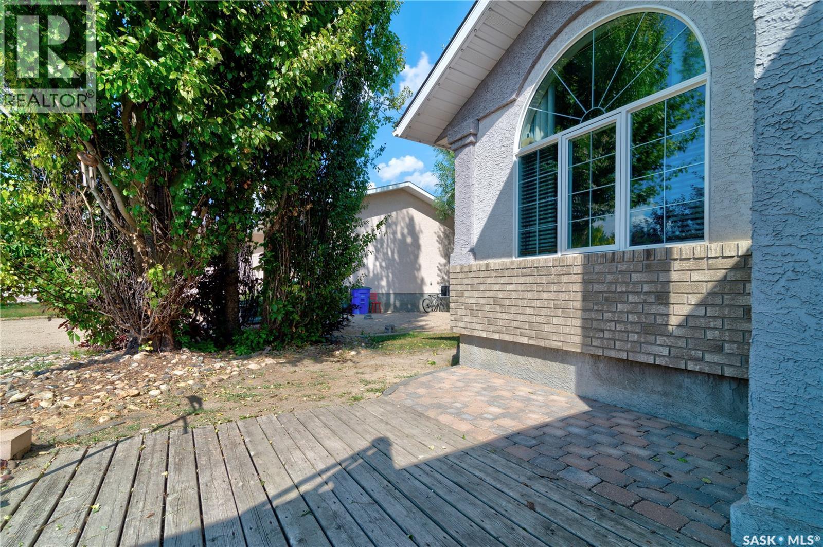 25 Elm BAY - Image 33