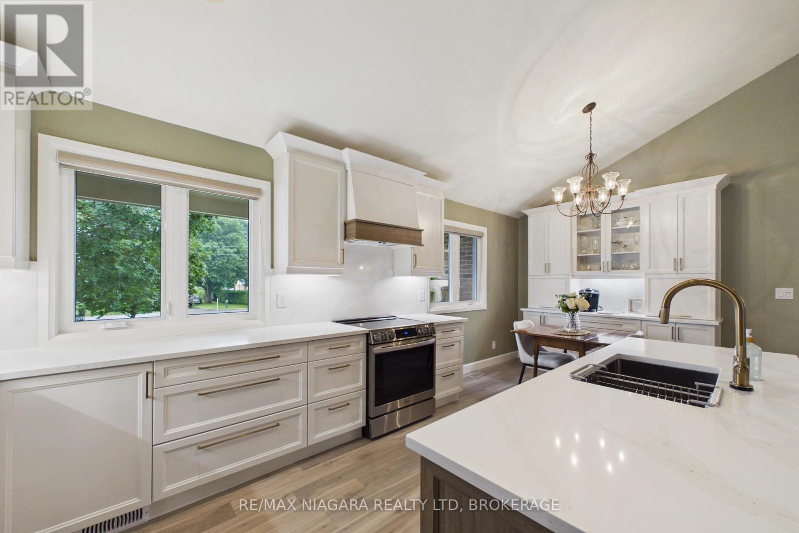 115 PINEWOOD BOULEVARD - Image 16