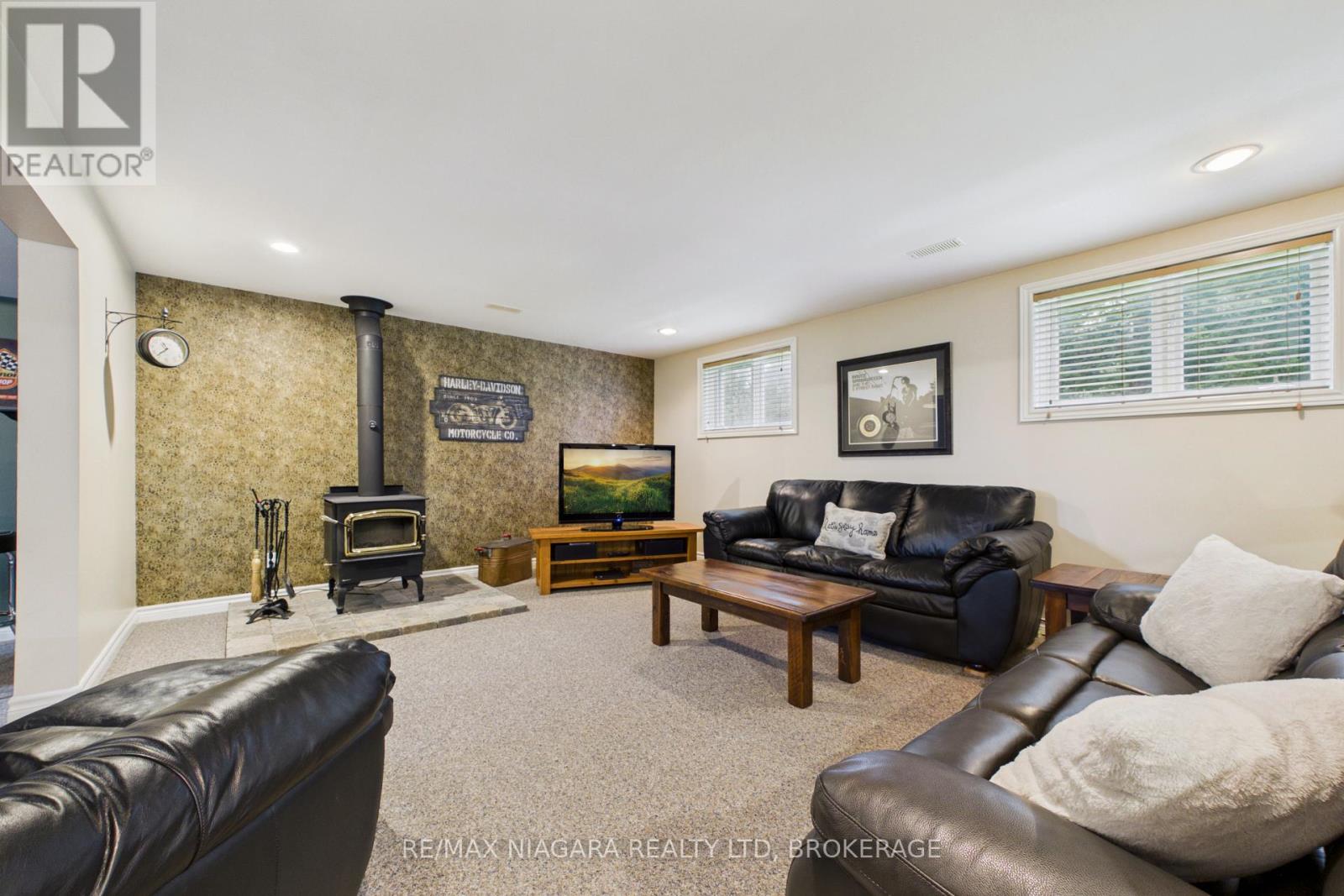 115 PINEWOOD BOULEVARD - Image 33