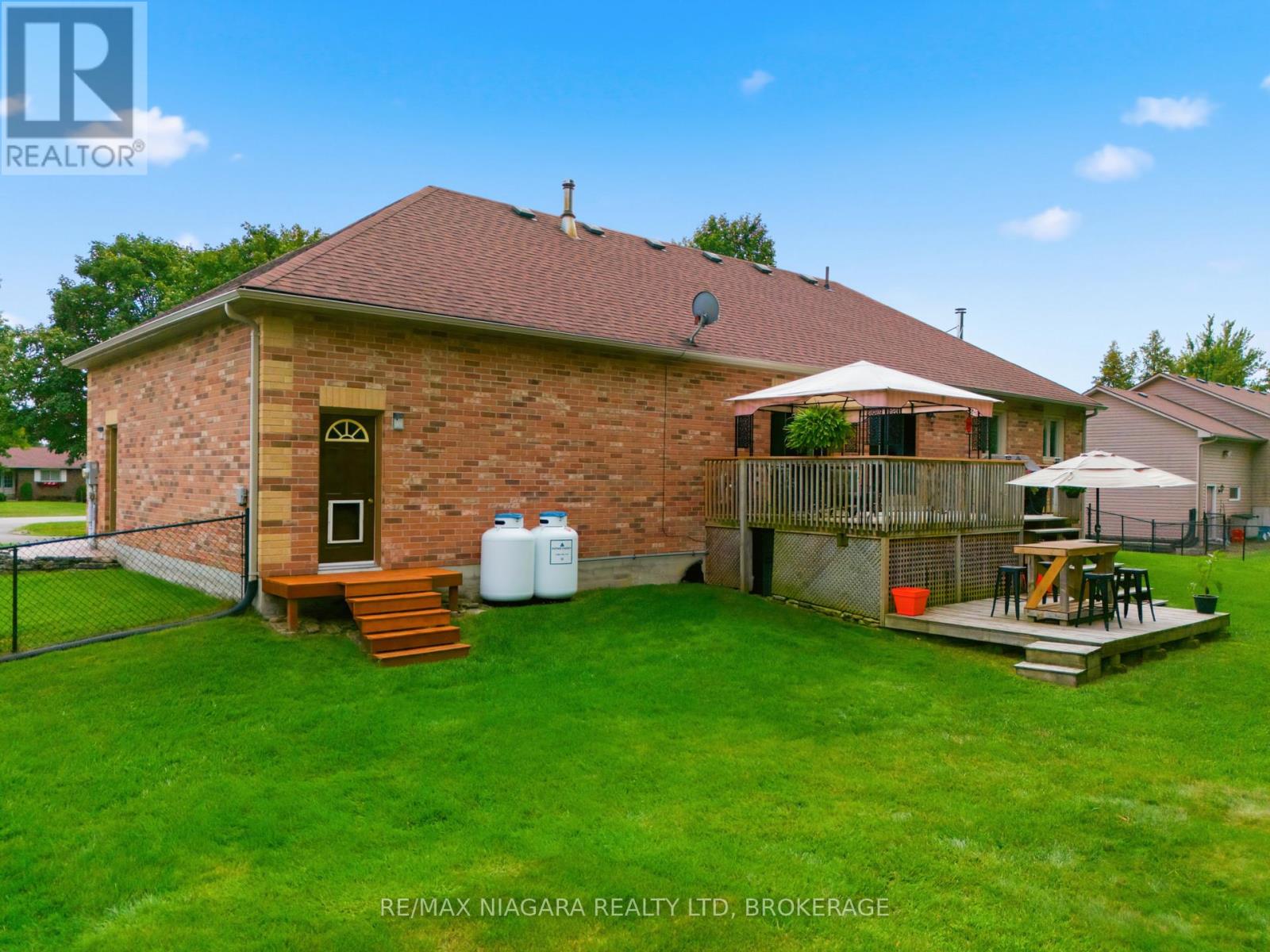 115 PINEWOOD BOULEVARD - Image 40