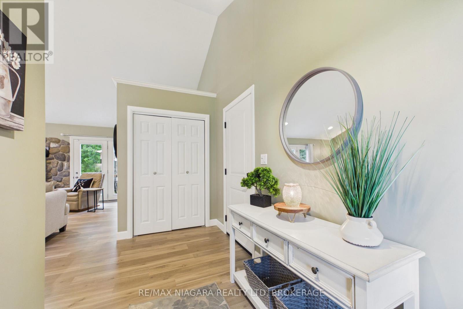 115 PINEWOOD BOULEVARD - 6