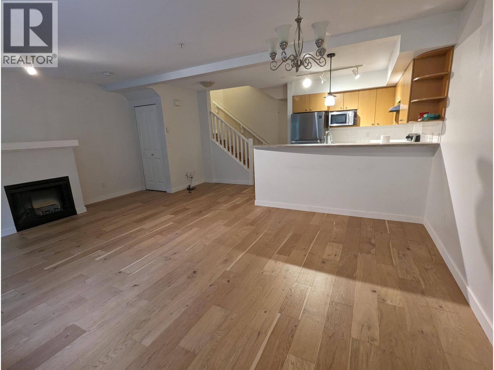 2 Bed, 2 Bath House for Rent in Burnaby – 49 7088 17TH AVENUE, Burnaby – MLS# R3159297 - Image 5