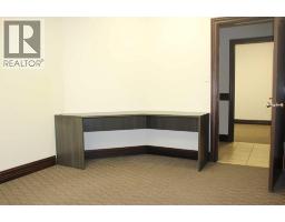 104 And 105, 2201 Box Springs Boulevard Nw, Medicine Hat, AB T1C0C8 Photo 15