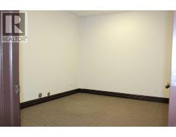 104 And 105, 2201 Box Springs Boulevard Nw, Medicine Hat, AB T1C0C8 Photo 16