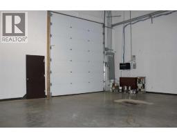 104 And 105, 2201 Box Springs Boulevard Nw, Medicine Hat, AB T1C0C8 Photo 17