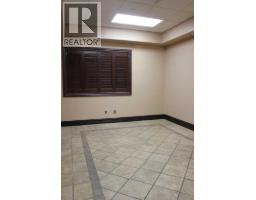 104 And 105, 2201 Box Springs Boulevard Nw, Medicine Hat, AB T1C0C8 Photo 9