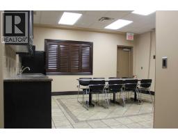 104 And 105, 2201 Box Springs Boulevard Nw, Medicine Hat, AB T1C0C8 Photo 13