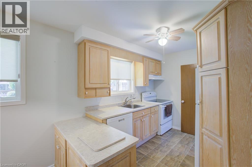 52 QUEENSTON Crescent - Image 14