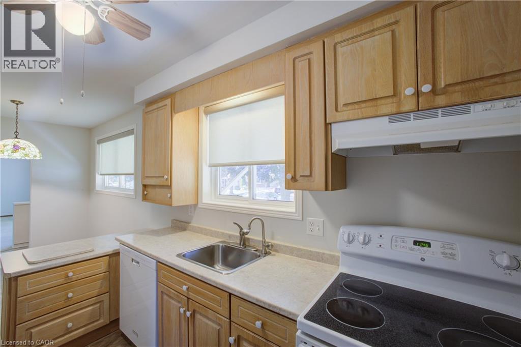 52 QUEENSTON Crescent - Image 15