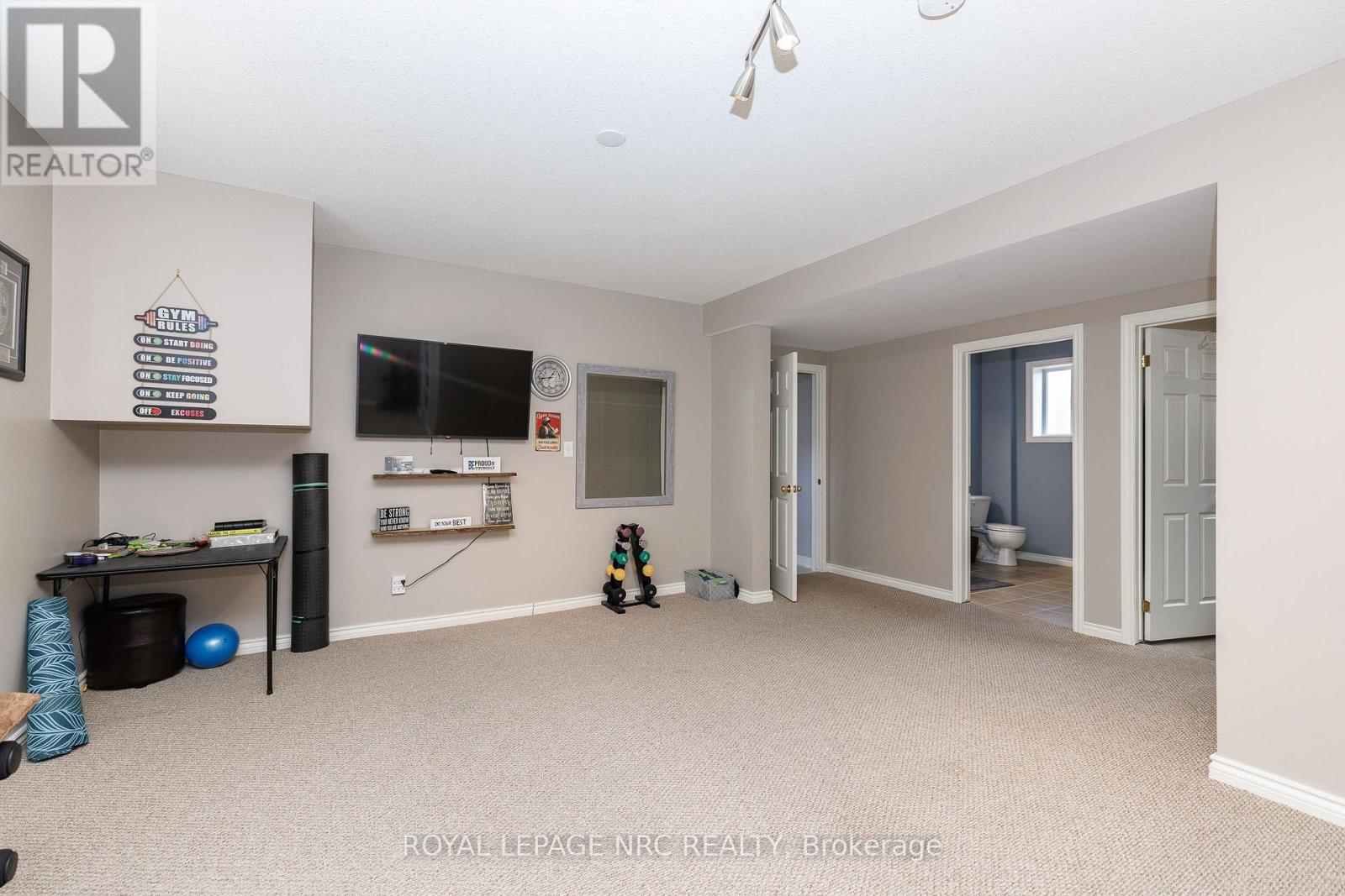 8093 BEAVERTON BOULEVARD - 26