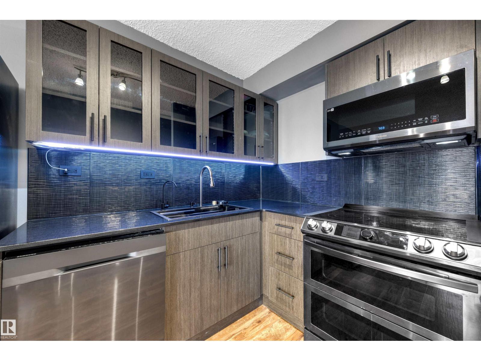 #1702 10150 117 ST NW - 2