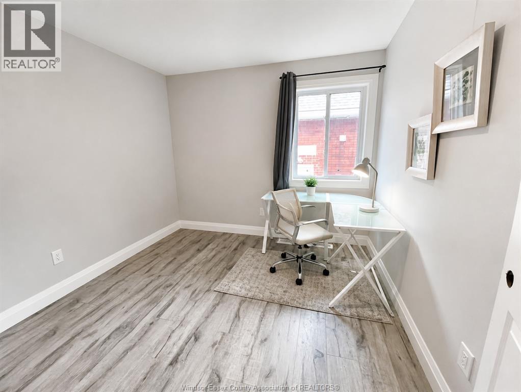 521 CAMPBELL Avenue, Windsor, Ontario, N9B2H5, Windsor, Ontario — photo 4 of 5