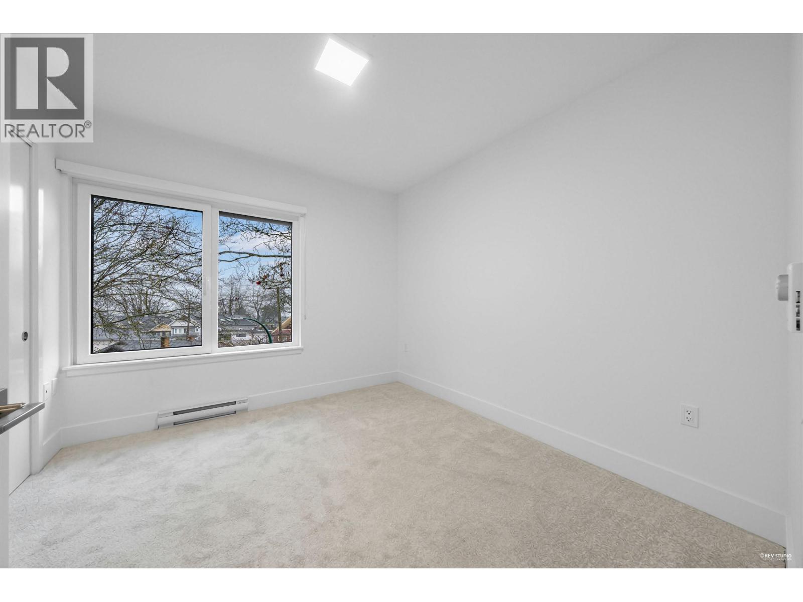 2071 E 1ST AVENUE, Vancouver