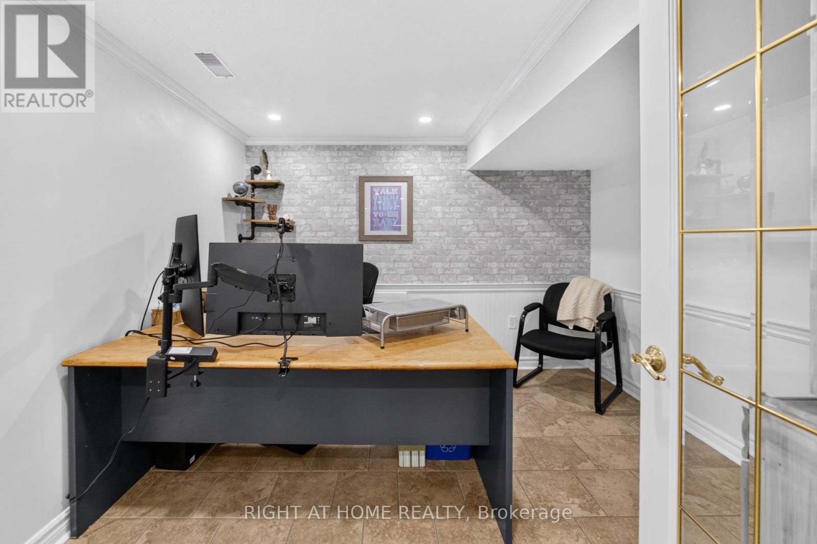 11749 TENTH LINE - Image 26