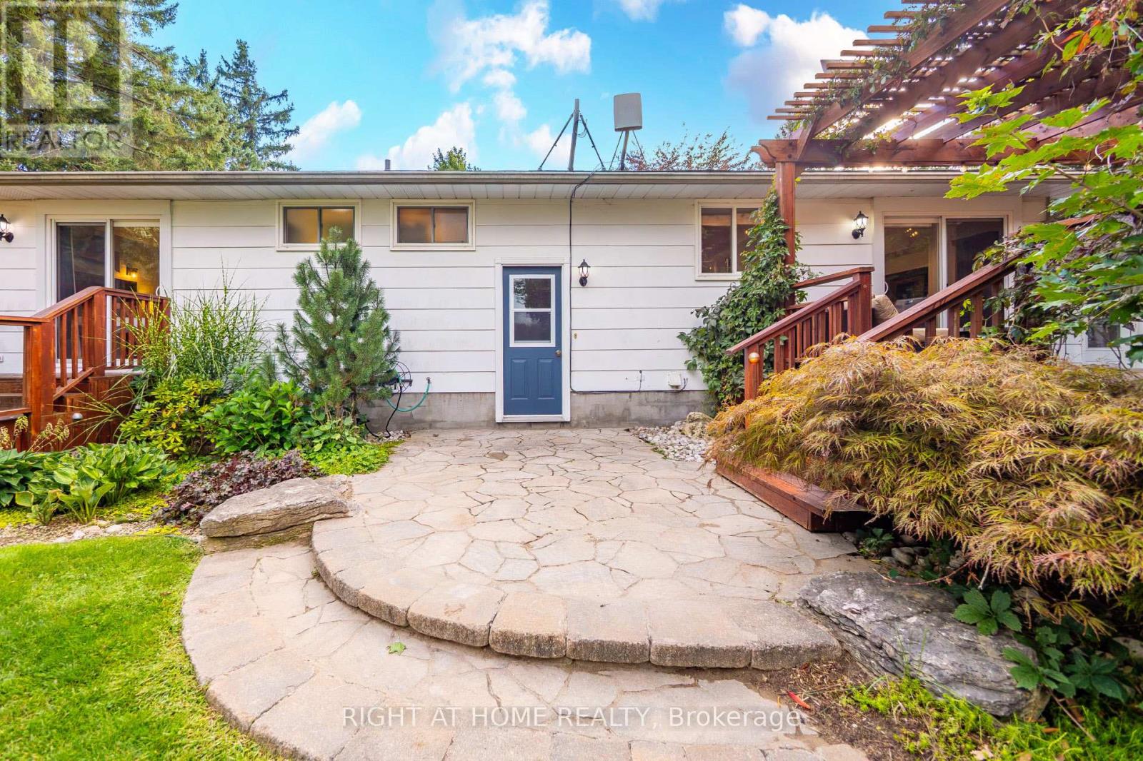 11749 TENTH LINE - Image 30
