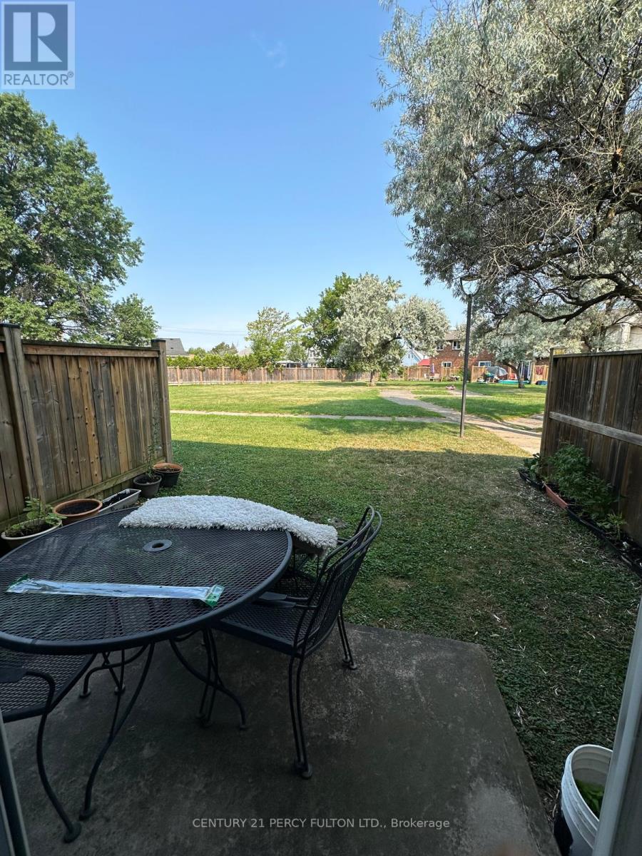 #156 100 BROWNLEIGH AVENUE - Image 4