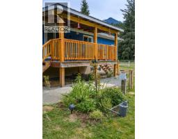 429 Community Rd, Sayward, BC V0P1R0 Photo 33