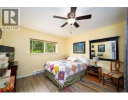 429 Community Rd, Sayward, BC V0P1R0 Photo 10
