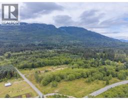 429 Community Rd, Sayward, BC V0P1R0 Photo 40