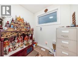 4pc Bathroom - 138 Silver Spruce Grove Sw, Calgary, AB T2X5M2 Photo 21