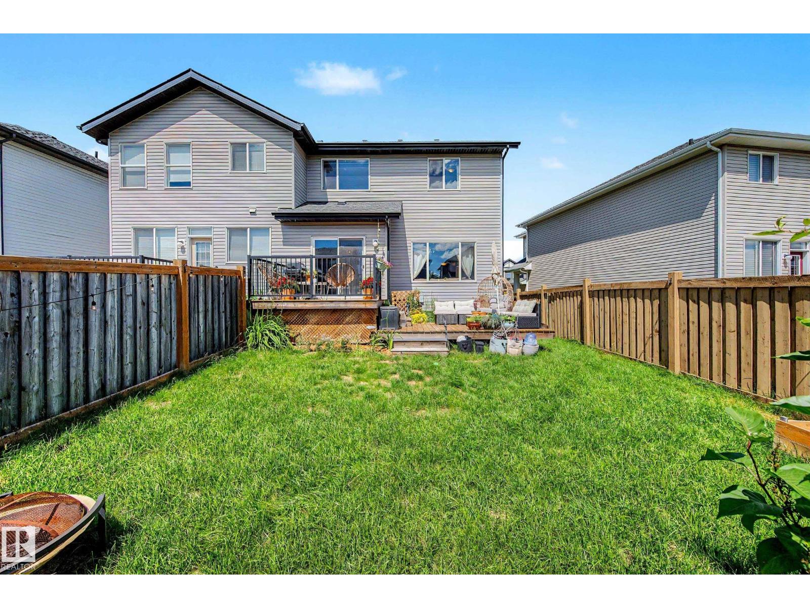 6107 176 AV NW - 52