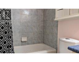 100 Castle Park Boulevard, Vaughan, ON L4H2R7 Photo 9
