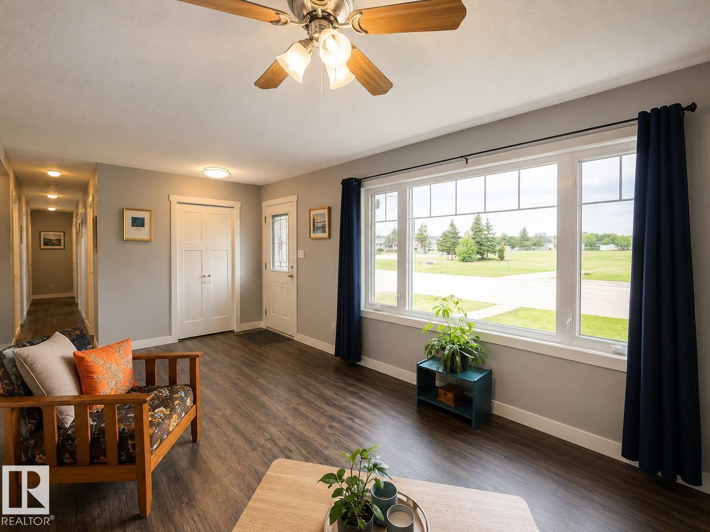 4706 44 ST - 6