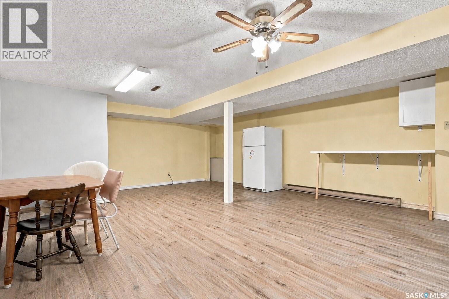 1718 McKercher DRIVE - 11