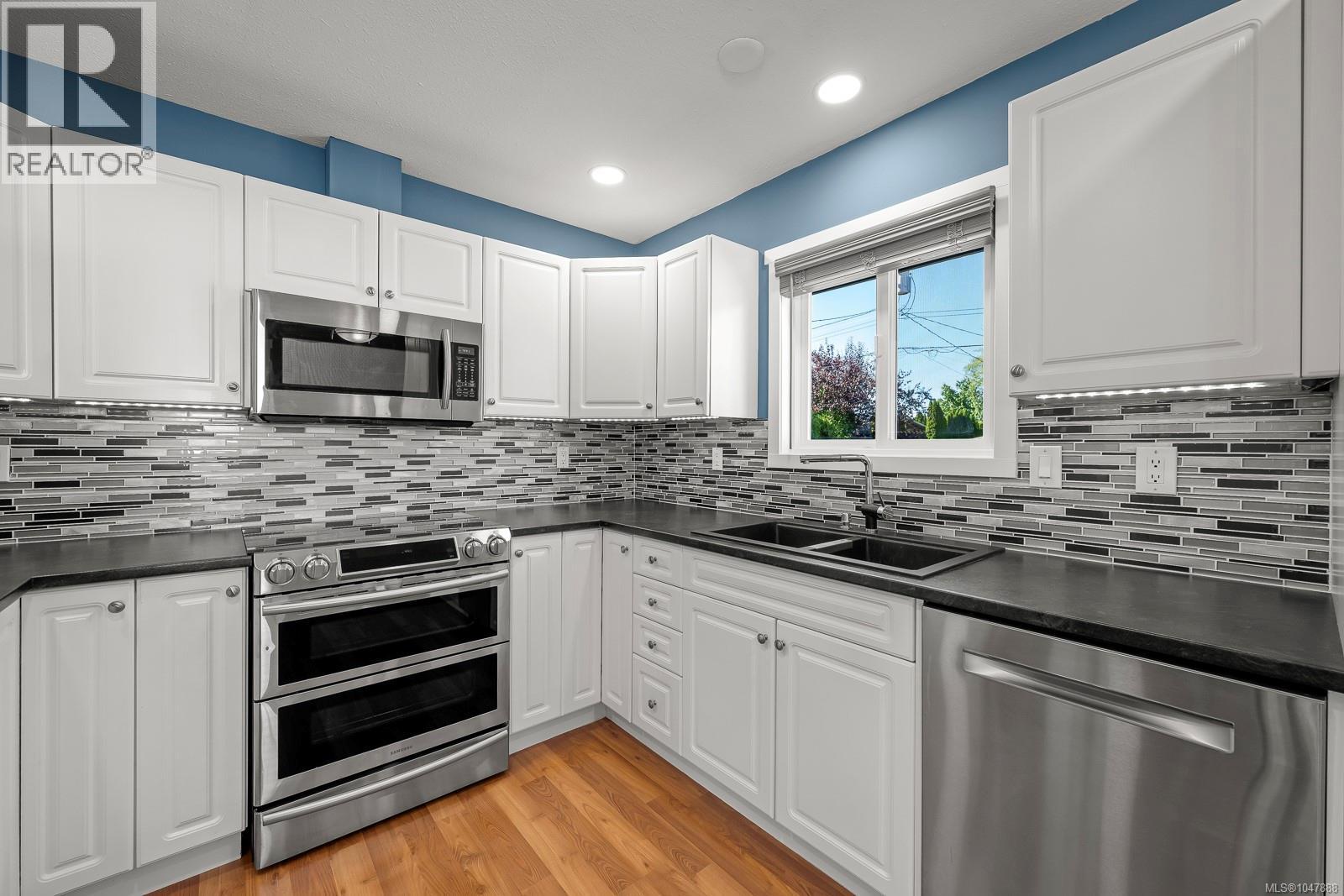 1577 Baillie Rd - 6