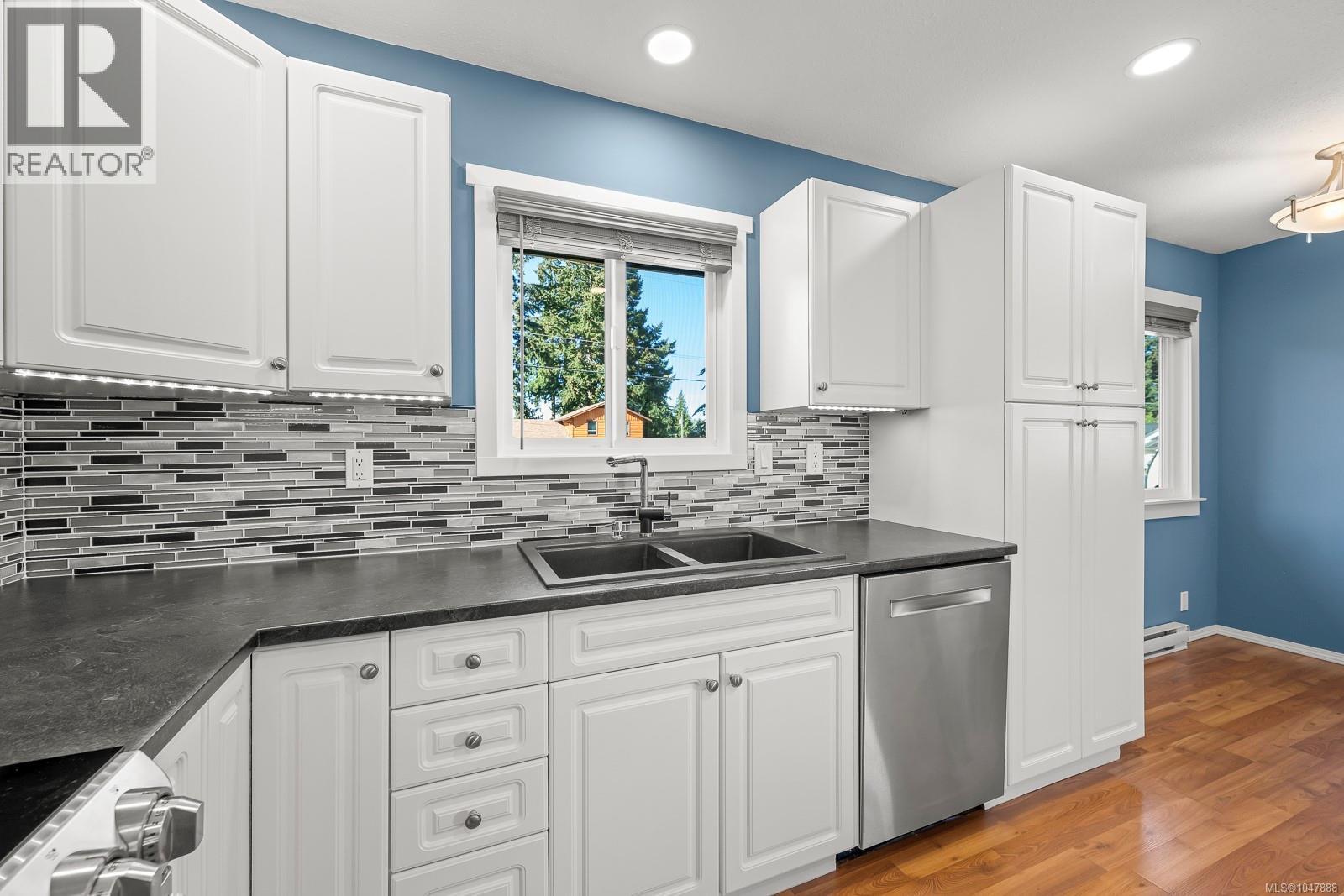 1577 Baillie Rd - 7