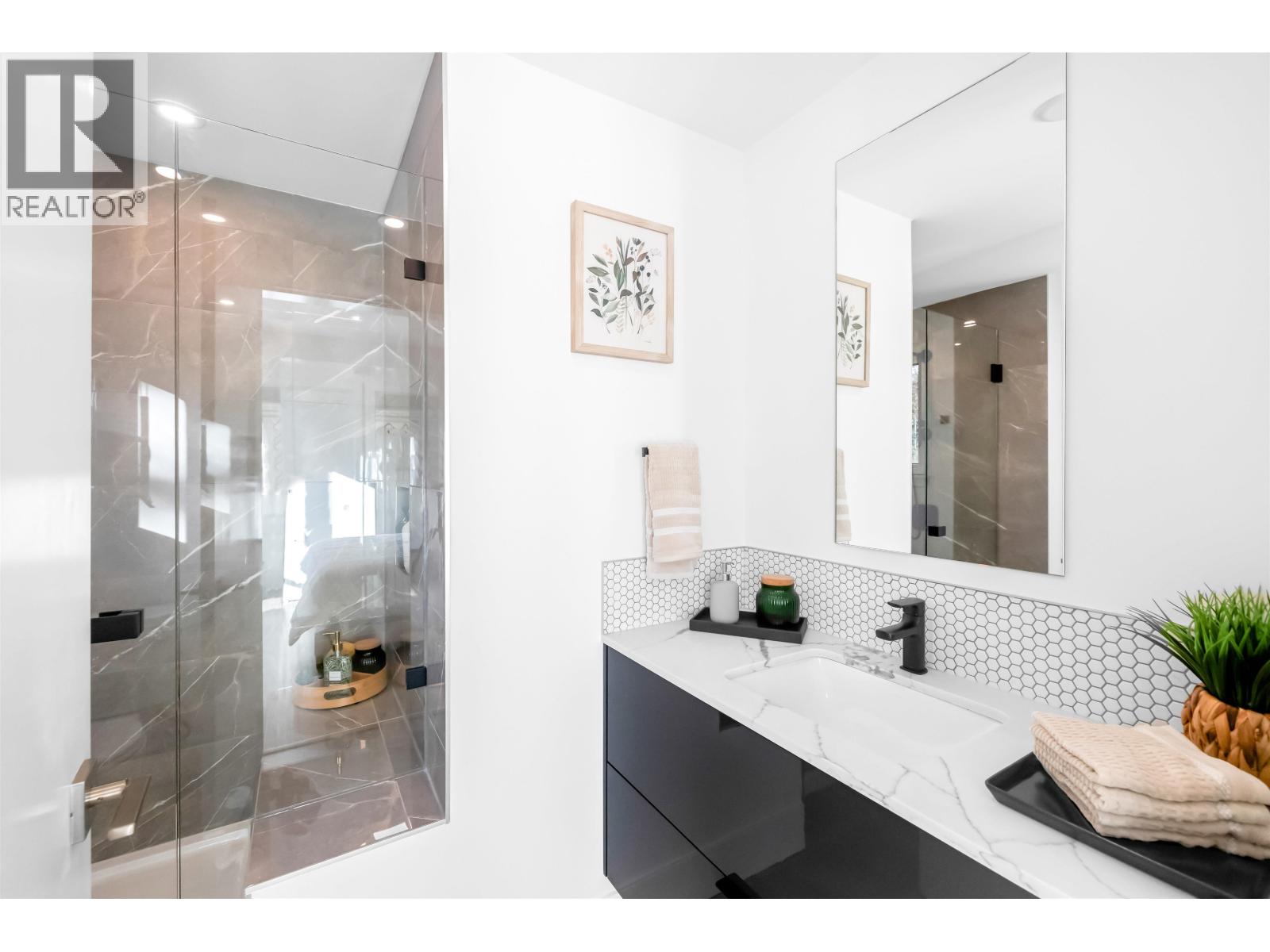 111 2085 E 1ST AVENUE, Vancouver