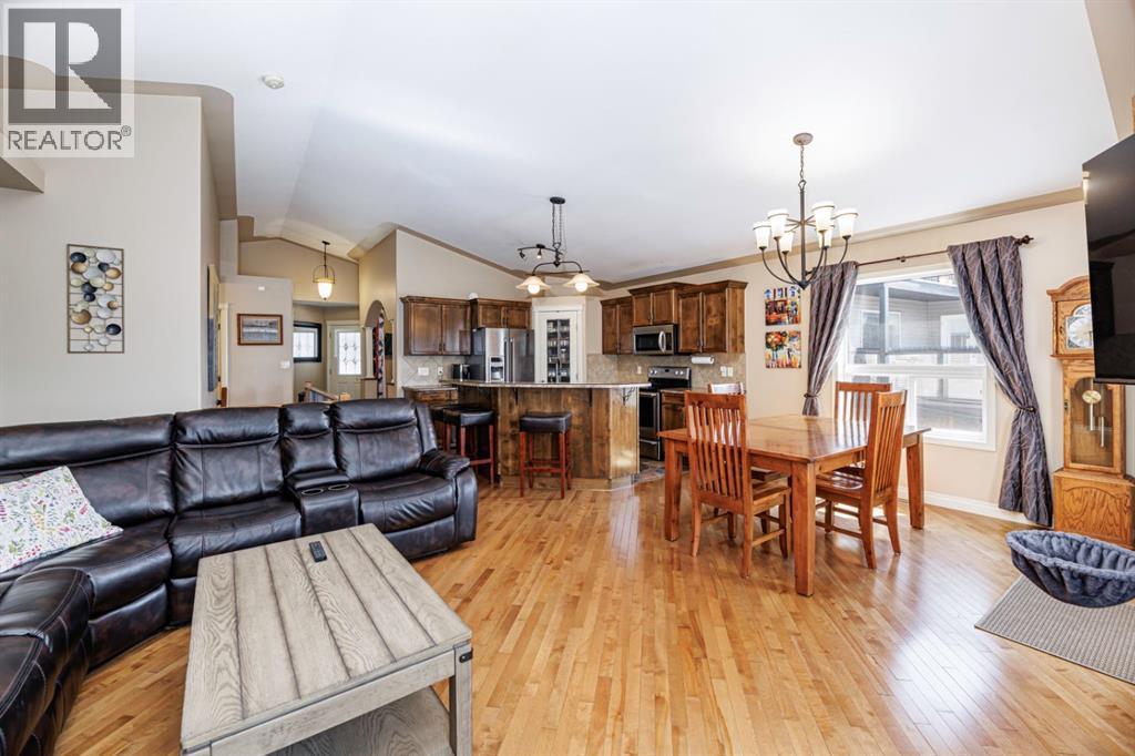 Listing photo – 38 Ivany Close, Red Deer