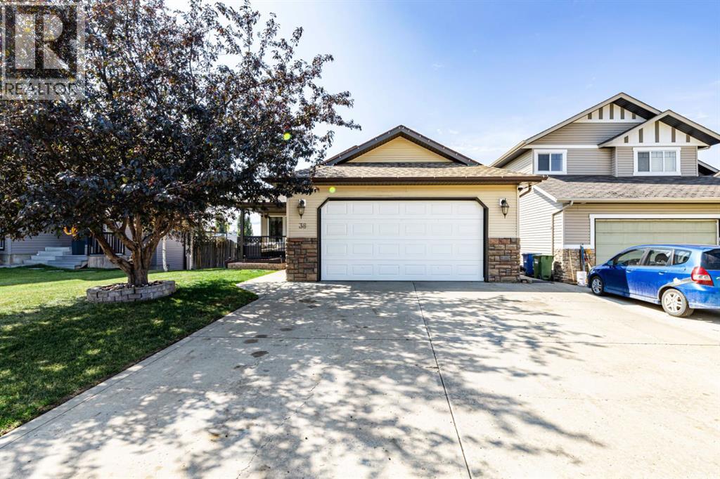 38 Ivany Close - 3