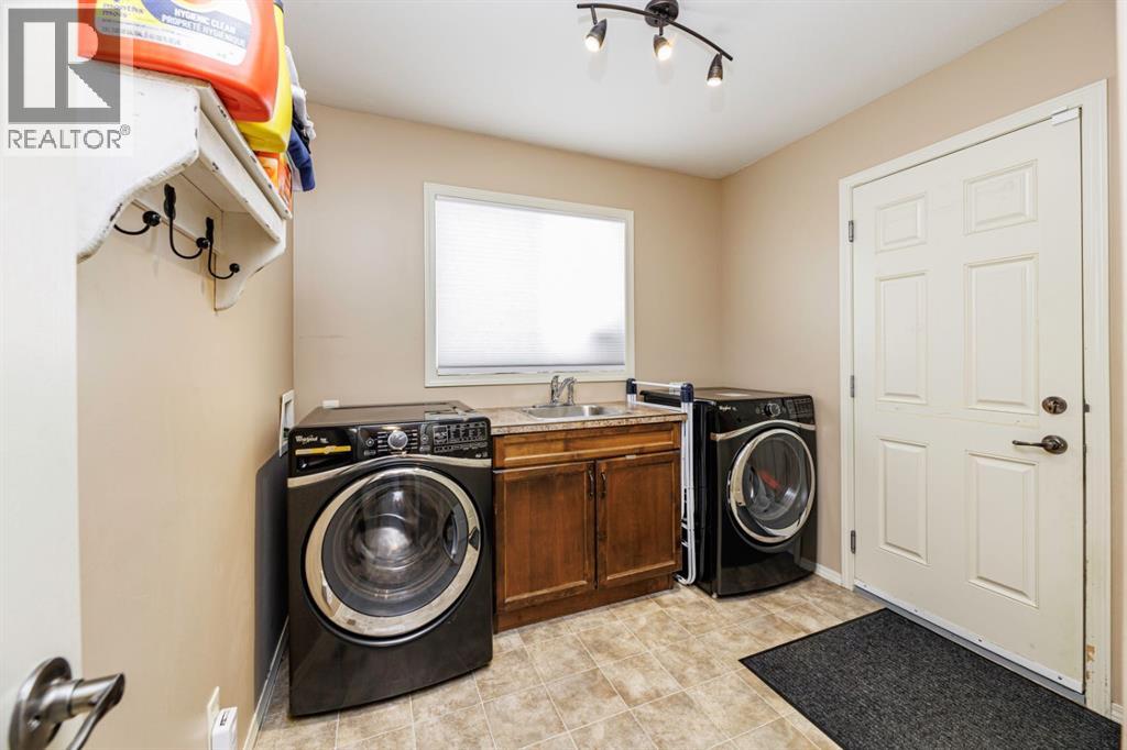 Listing photo – 38 Ivany Close, Red Deer