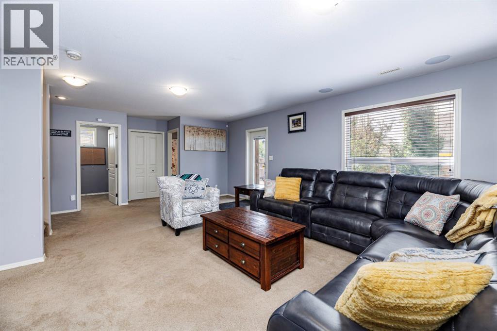 38 Ivany Close - 36