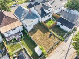 746 Boyd Avenue, Winnipeg, MB R2W1R7 Photo 32