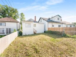 746 Boyd Avenue, Winnipeg, MB R2W1R7 Photo 27