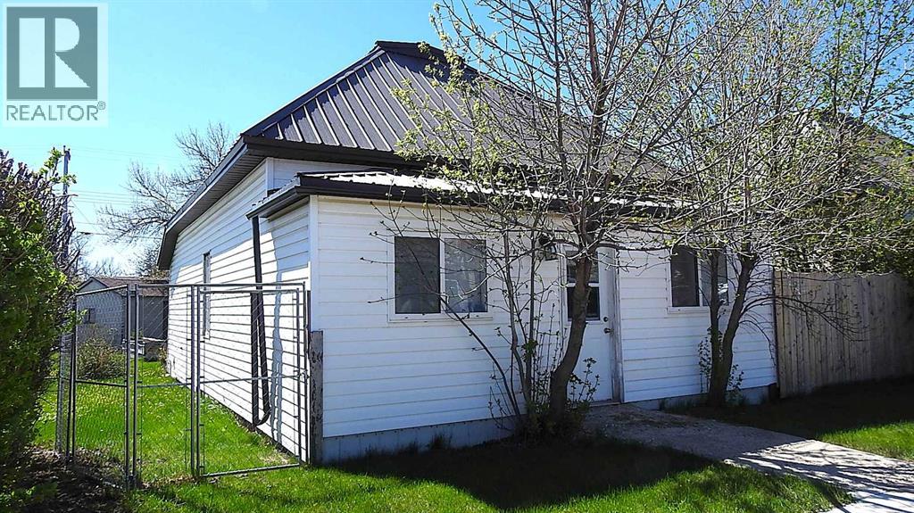 2217 20 Street - 2
