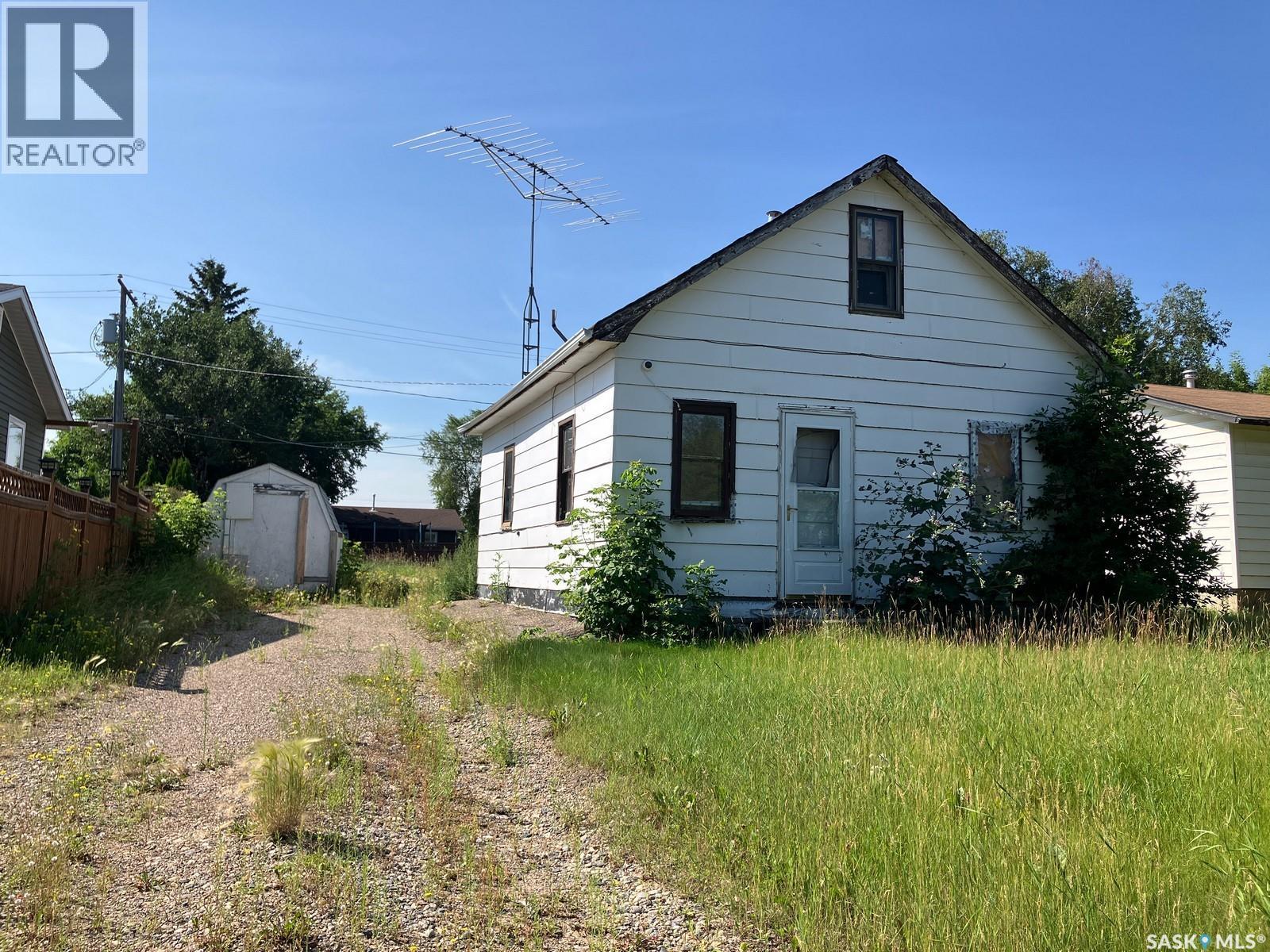 710 9th AVENUE W - 3