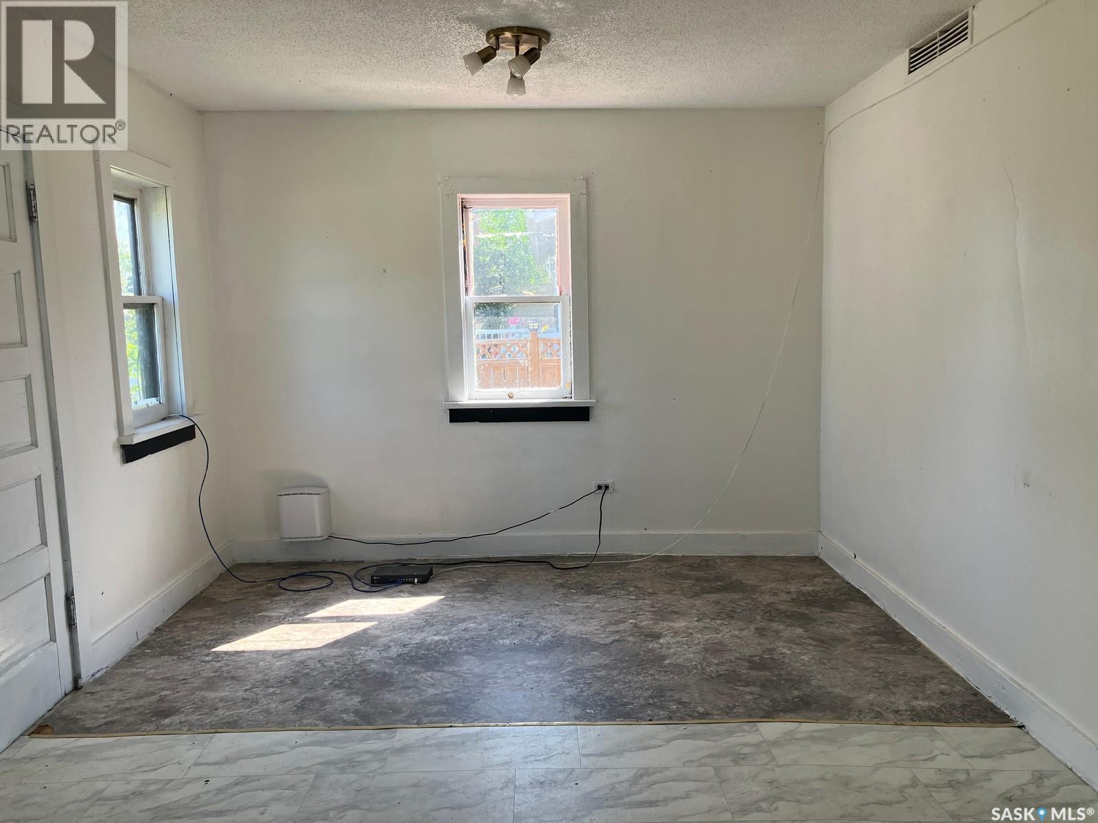 710 9th AVENUE W - Image 15