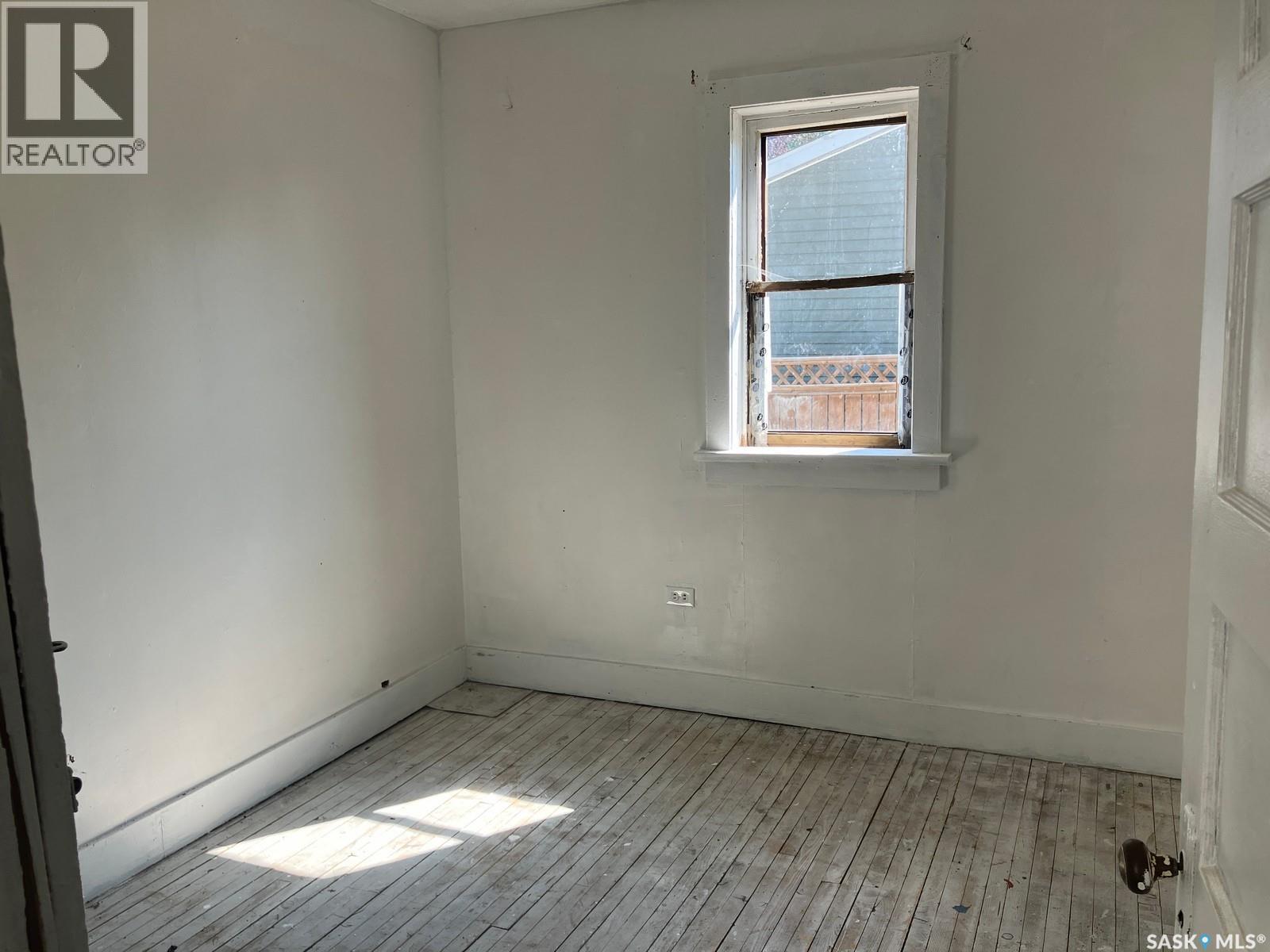 710 9th AVENUE W - 18