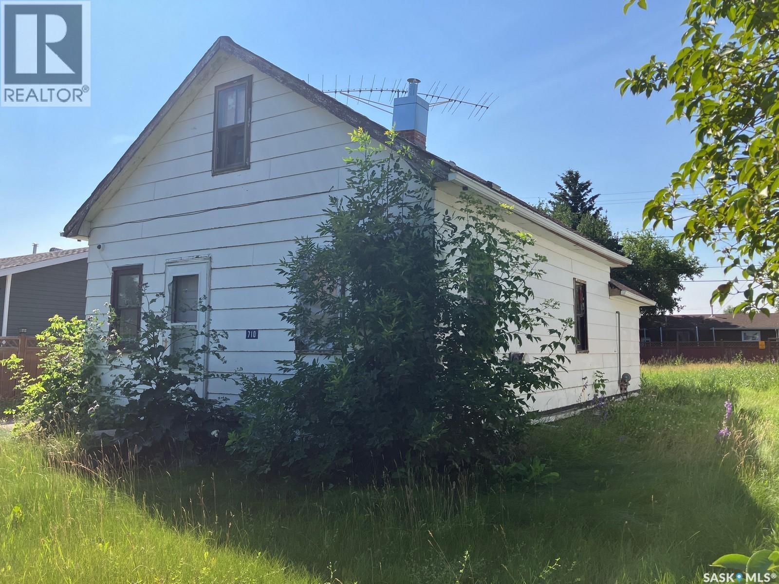 710 9th AVENUE W - 2