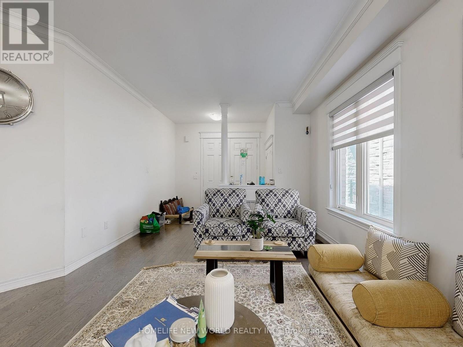 54 THORNAPPLE LANE - 7