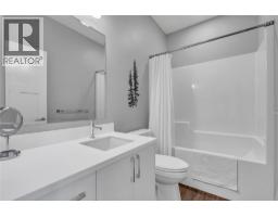 367 Douglas Avenue, Penticton, BC V2A2V1 Photo 37