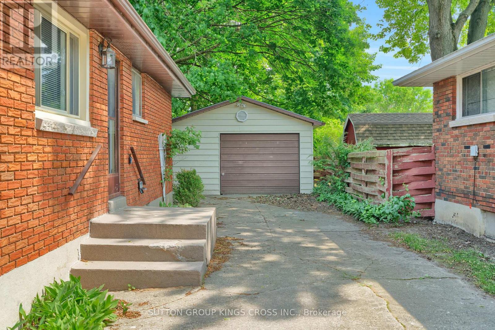 34 HILLCREST AVENUE - 2