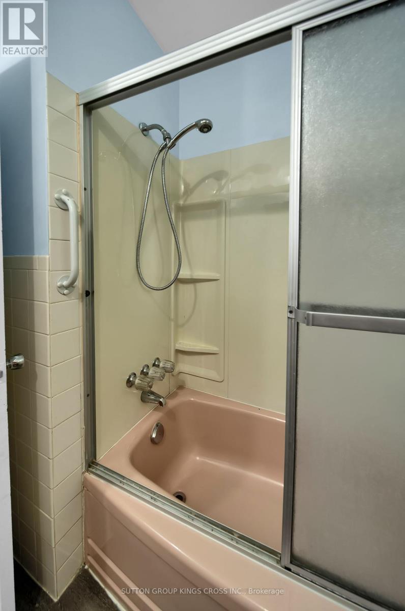 34 HILLCREST AVENUE - Image 23