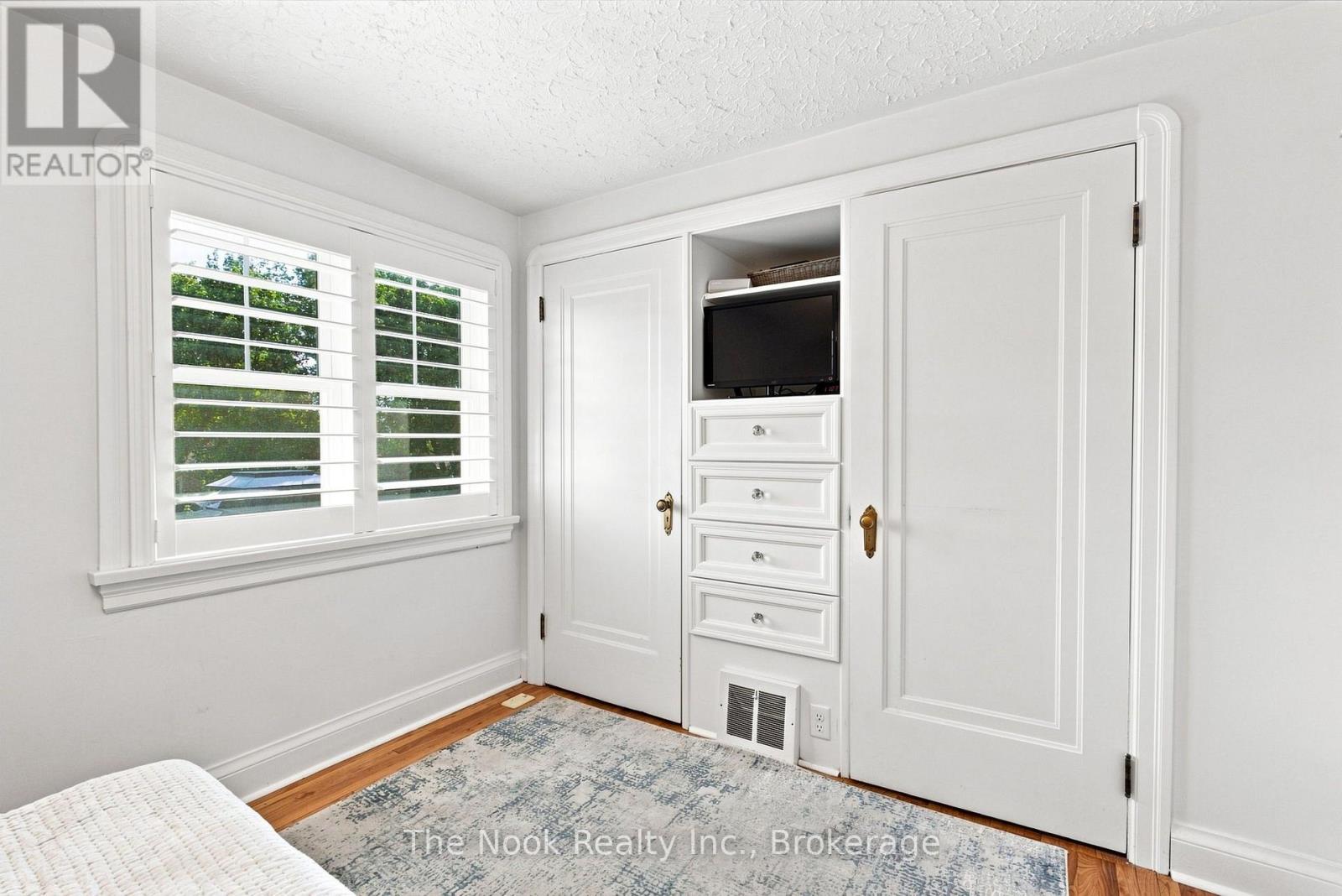 863 MASSON STREET - Image 22