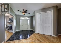 Foyer - 21217 Thames Road, Southwest Middlesex, ON N0L1A0 Photo 14