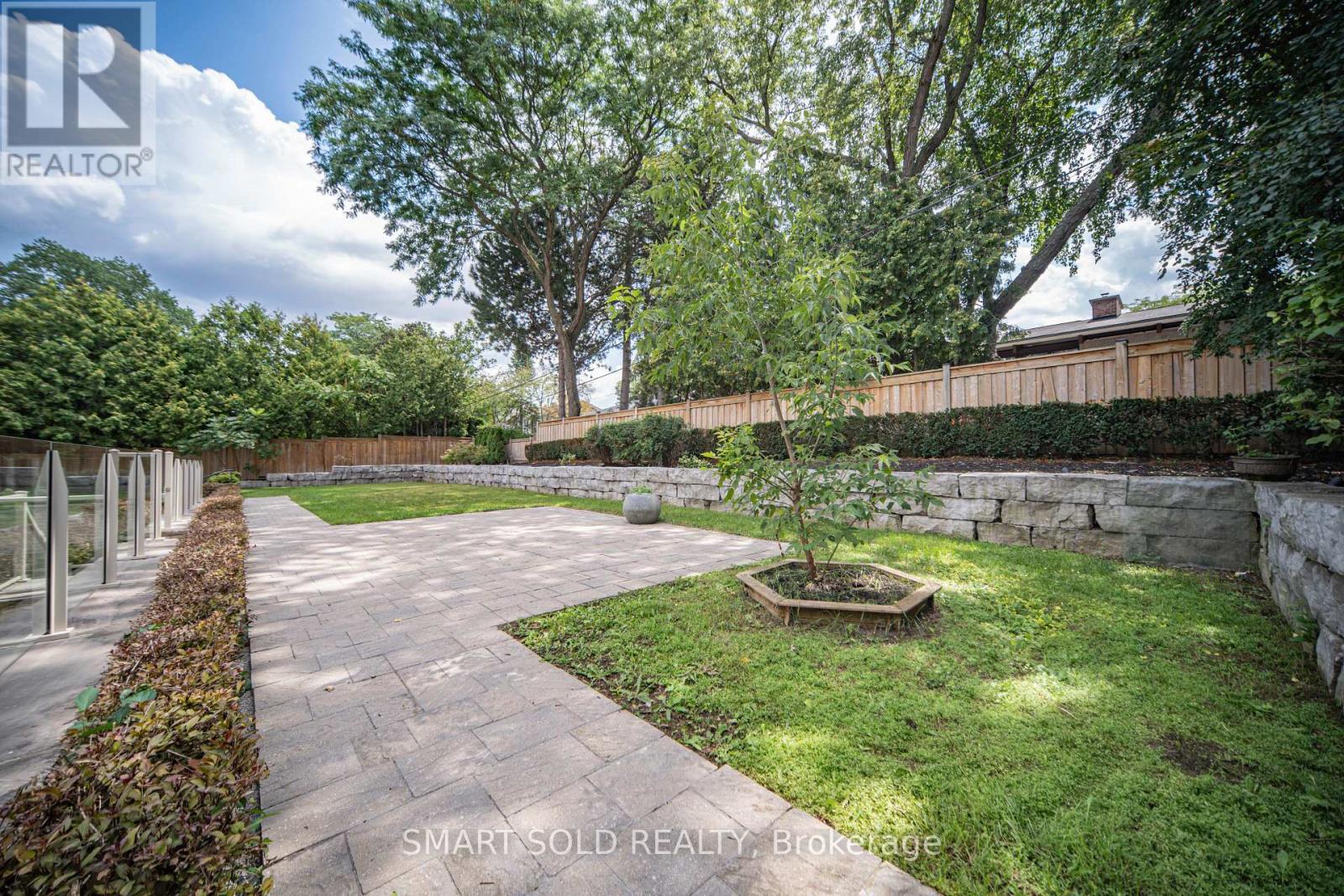 9 SAINTFIELD AVENUE - 7