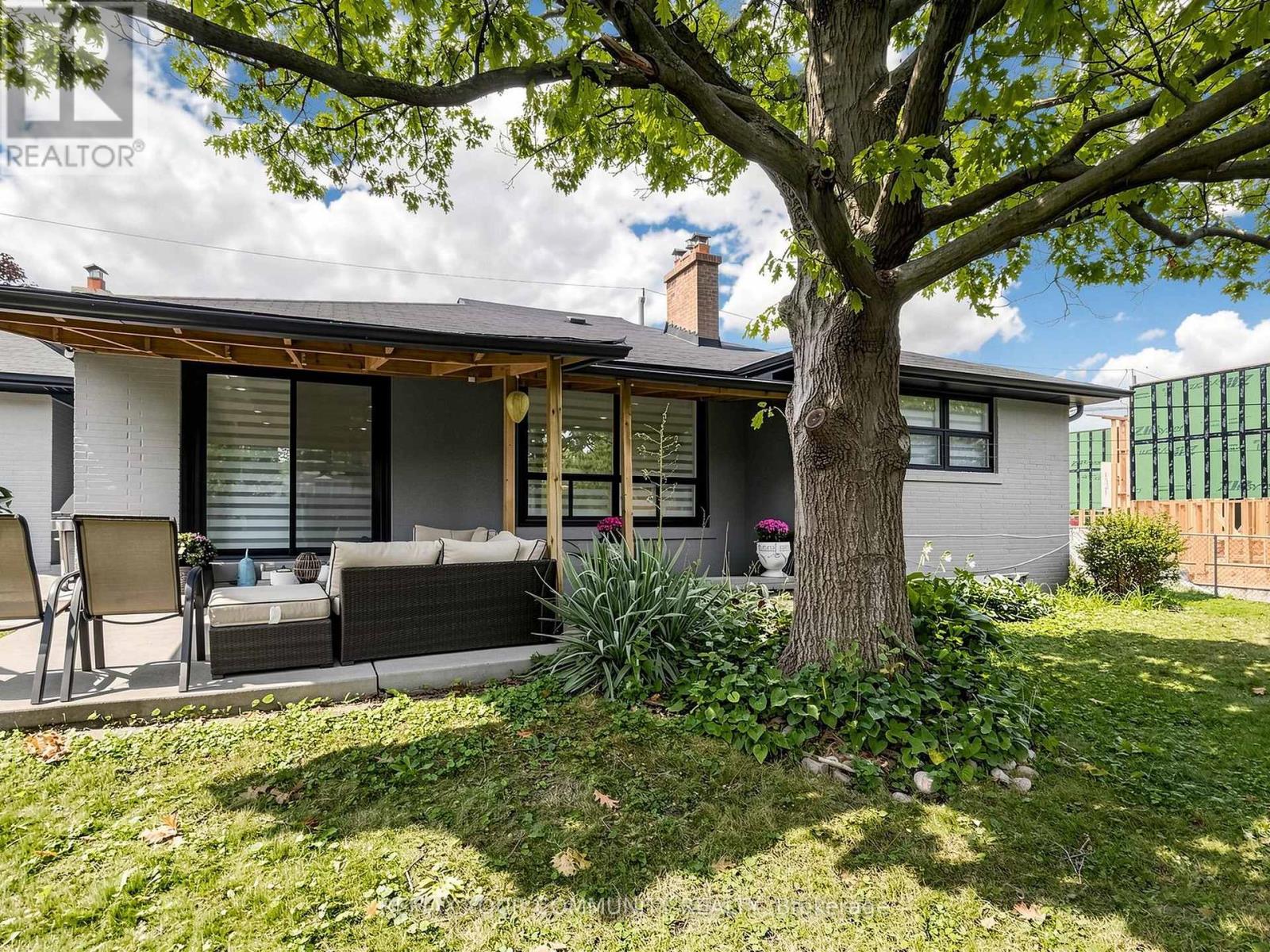 299 HORSHAM AVENUE - Image 29